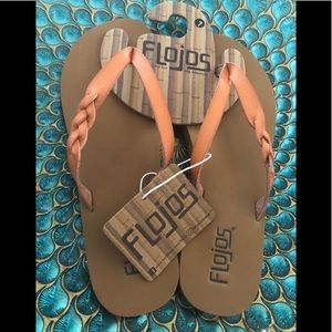 Flojos Serenity Thong W/ Outside Strap Woven 7